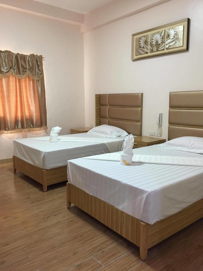 Meaco Royal Hotel - Lipa Lipa City ภายนอก รูปภาพ