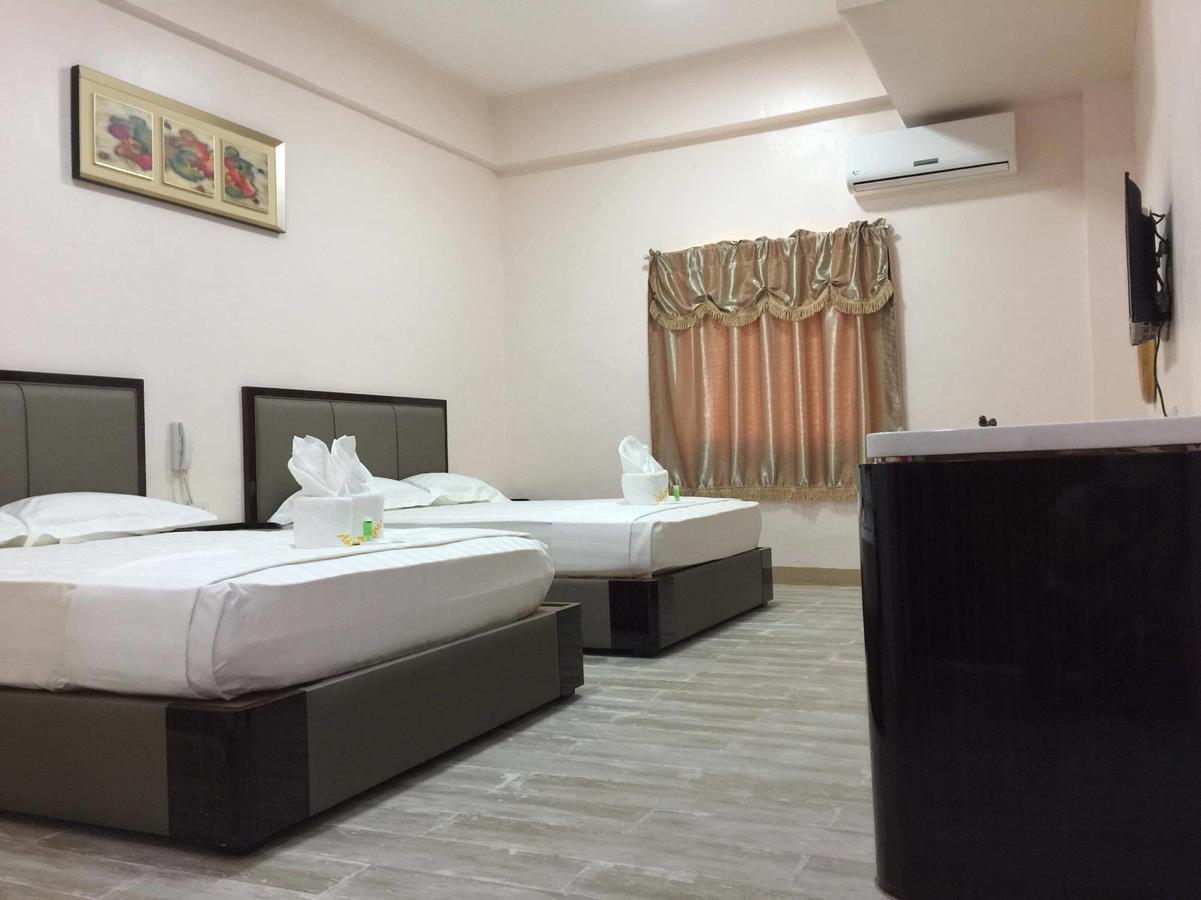 Meaco Royal Hotel - Lipa Lipa City ภายนอก รูปภาพ