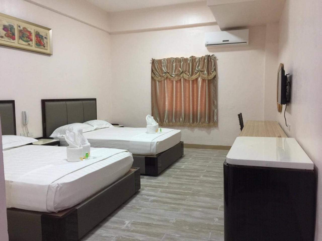 Meaco Royal Hotel - Lipa Lipa City ภายนอก รูปภาพ