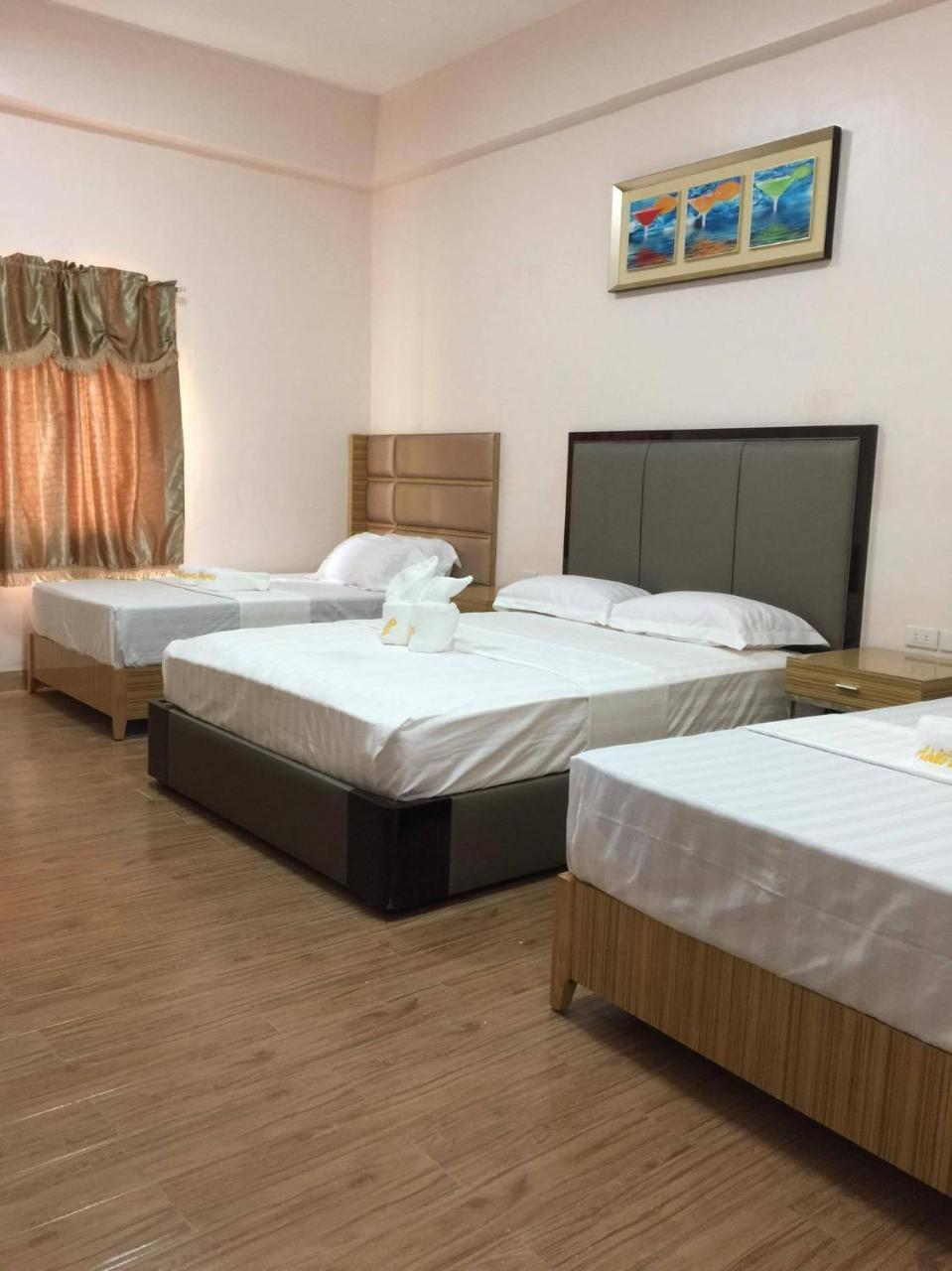 Meaco Royal Hotel - Lipa Lipa City ภายนอก รูปภาพ