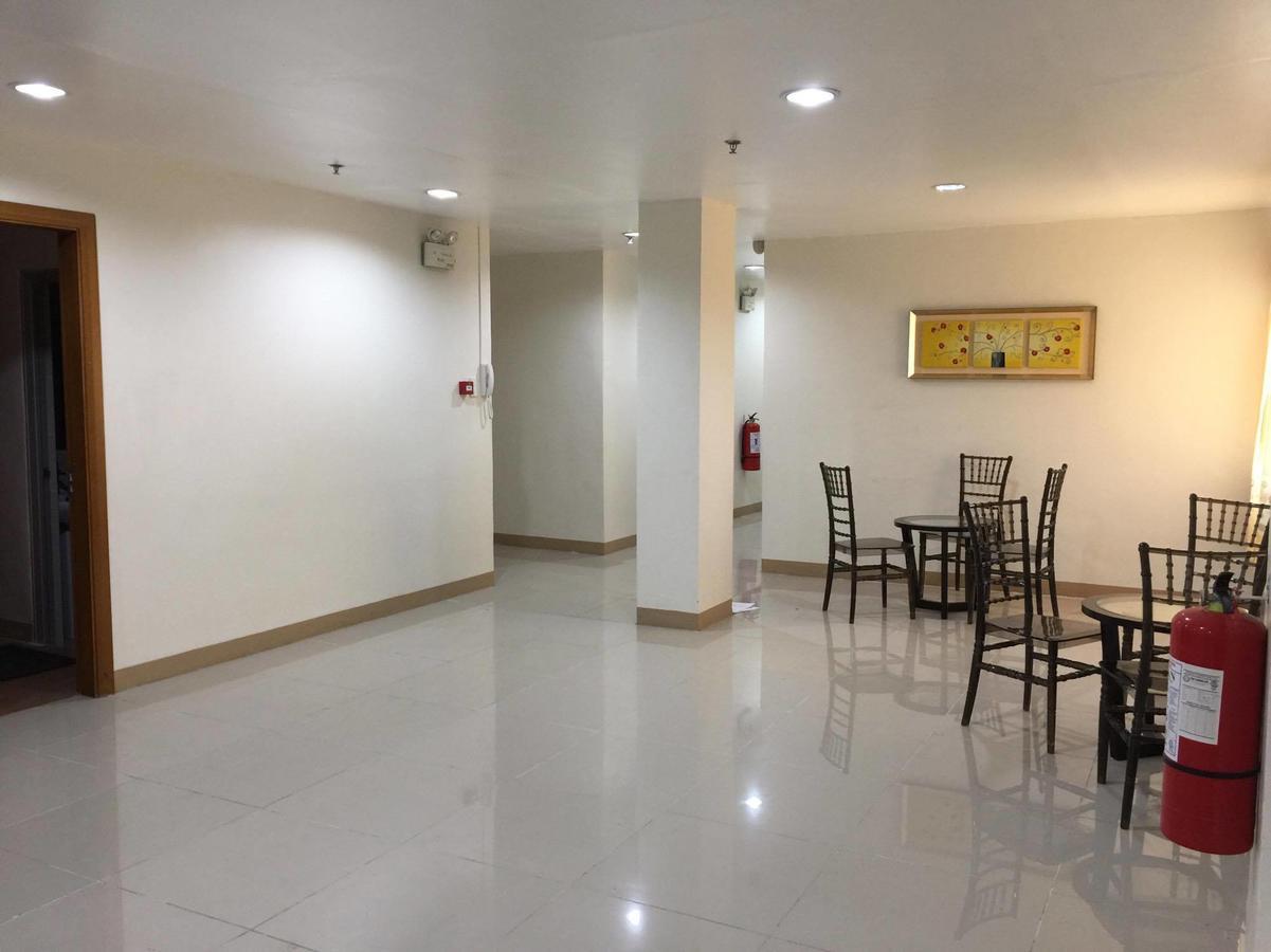 Meaco Royal Hotel - Lipa Lipa City ภายนอก รูปภาพ