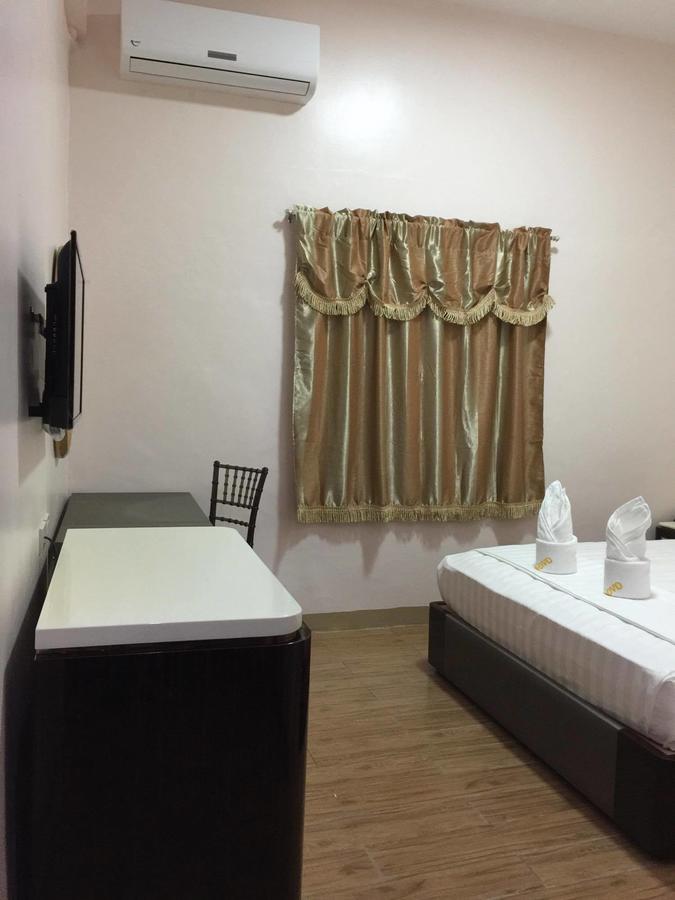Meaco Royal Hotel - Lipa Lipa City ภายนอก รูปภาพ