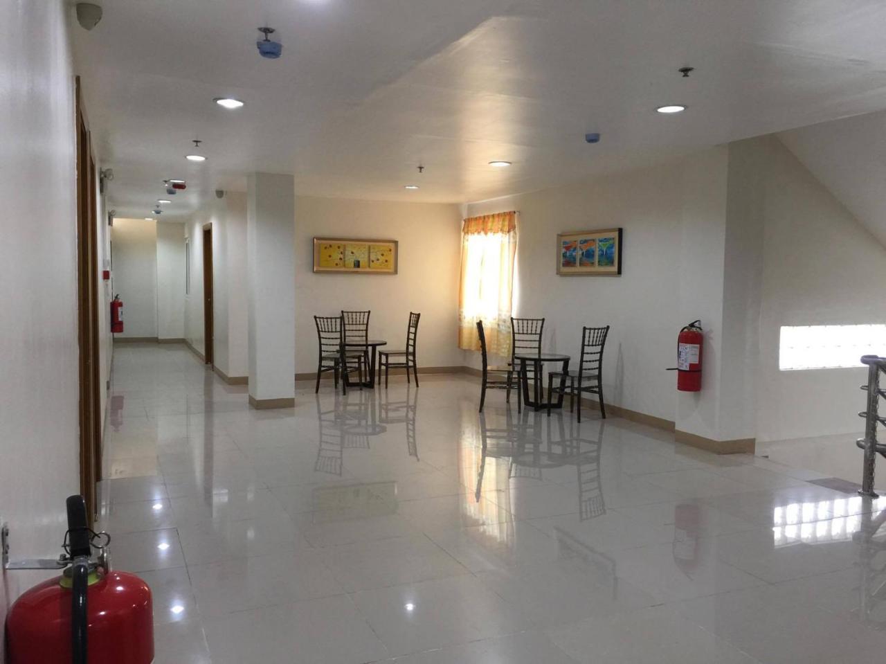 Meaco Royal Hotel - Lipa Lipa City ภายนอก รูปภาพ