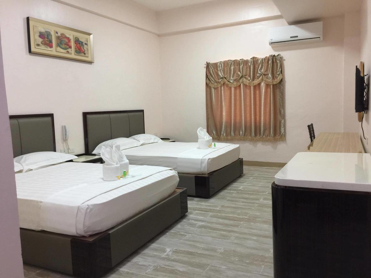 Meaco Royal Hotel - Lipa Lipa City ภายนอก รูปภาพ